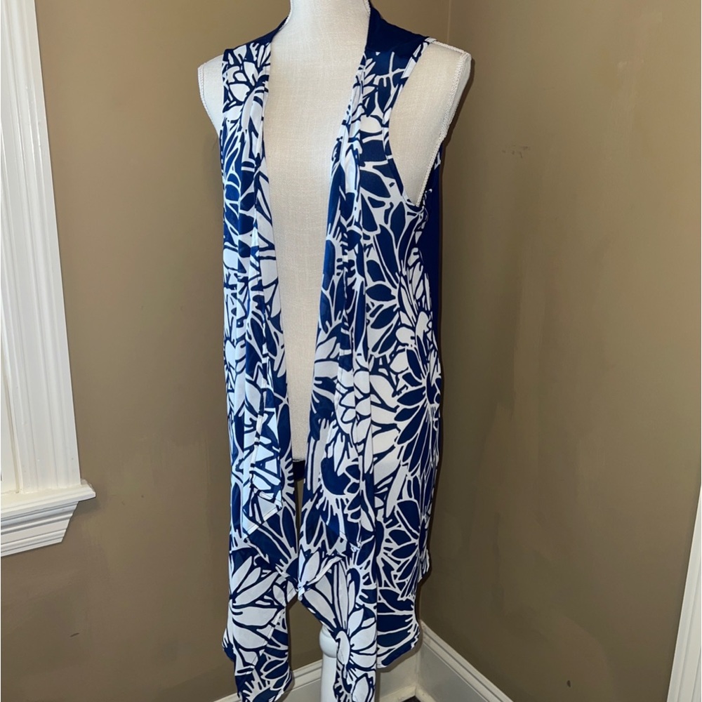 C Brand Knit Open Cardigan Floral Pattern Size L Blue w/ White Sleeveless Poly